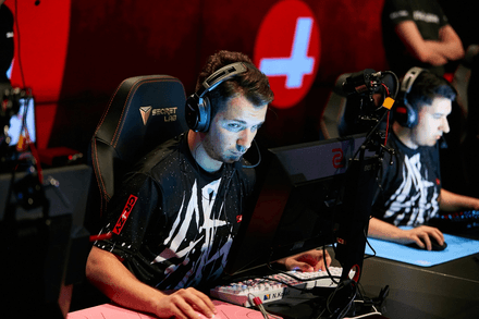 huNter- — Nemanja Kovač